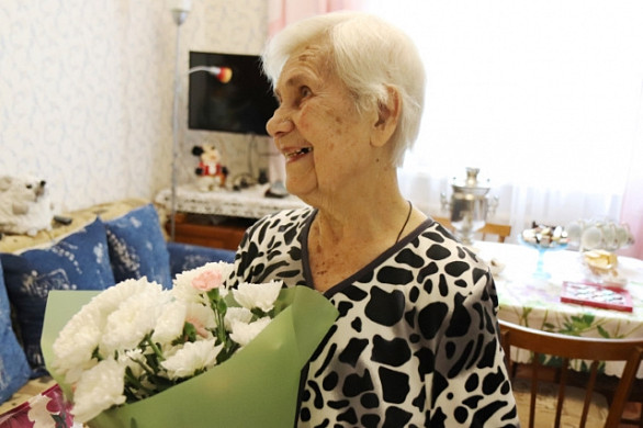 Ивановка Ангелина Алексеевна Быкова принимает поздравления со 100-летним юбилеем